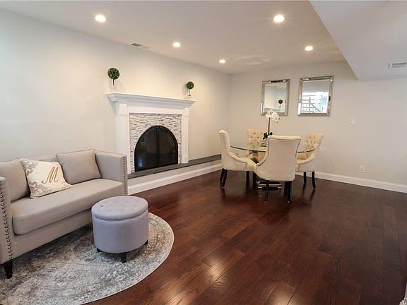 4th image of 160-44 92nd St