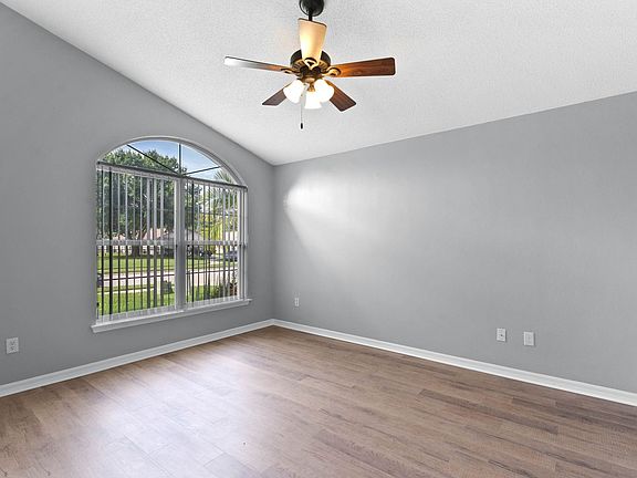 3rd image of 723 Archus Ct