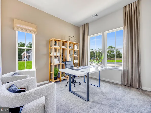 145 Cosmos Ln, Dover, DE 19904