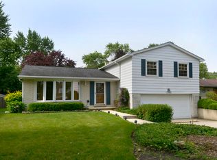 1765 E Wood Ln, Mount Prospect, IL 60056