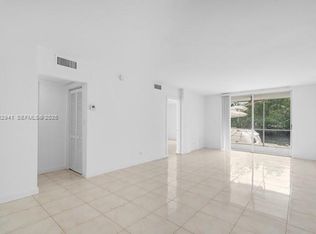 3660 NE 166th St APT 114, North Miami Beach, FL 33160