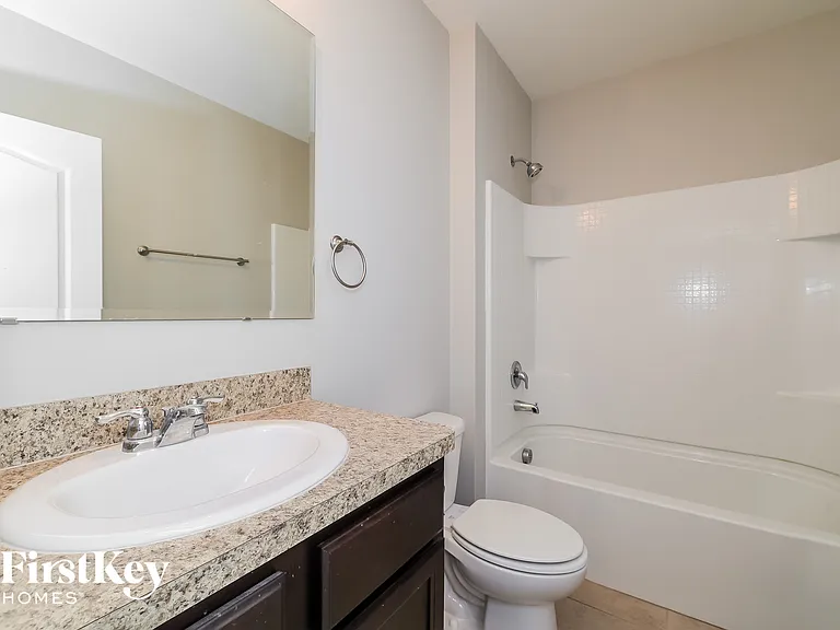 211 Bella Dr — Photo 13