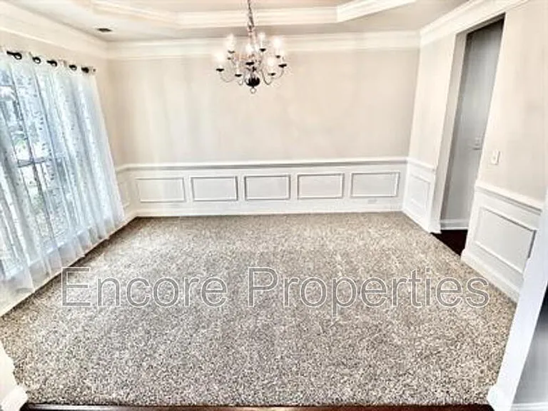 2057 Aventon Ln — Photo 6