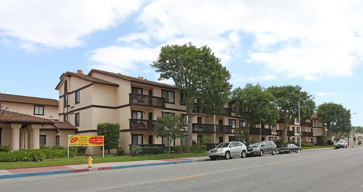 Building Photo - 7800 Jackson St #100