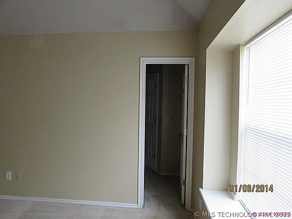 3rd image of 13656 S Oak Pl