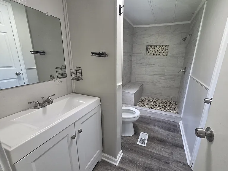 520 Power Ave — Photo 7
