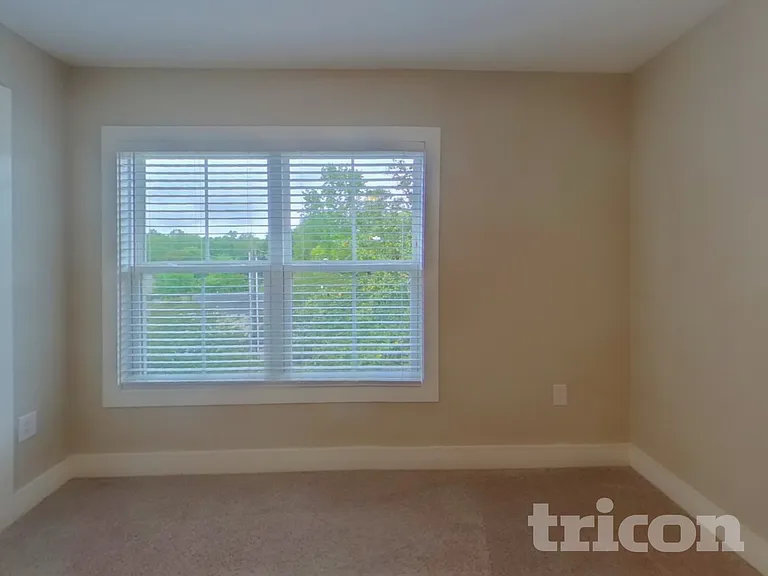 3047 Ridge Ave — Photo 11