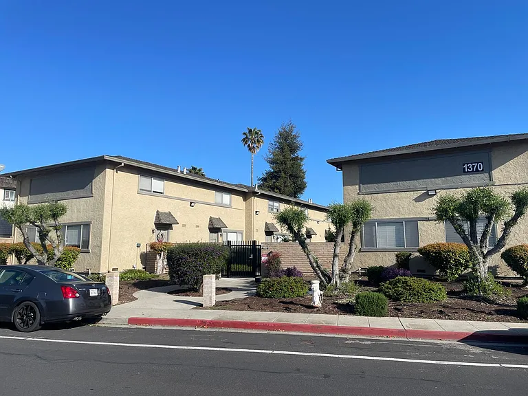 1370 Calabazas Blvd — Photo 1