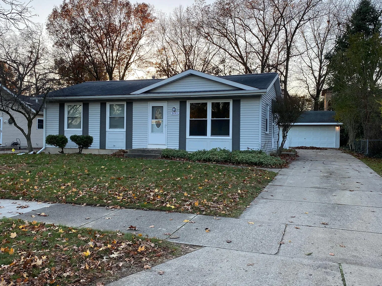 3 bed, 968 sqft, $2,000 — Photo 1