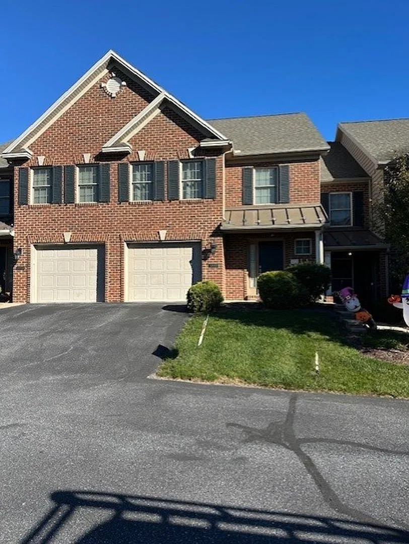 Located in Mechanicsburg within the Cumberland Valley School District, this two-bedroom, two-and-... — Photo 1