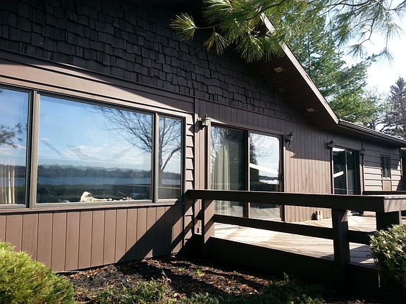 3rd image of 209 Riverview Dr