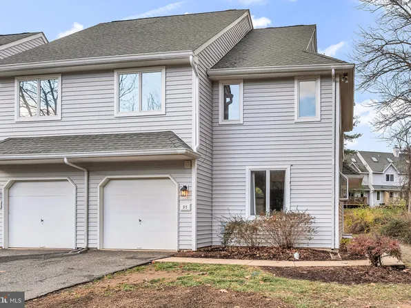 93 E Thomas Ct, Kennett Square, PA 19348