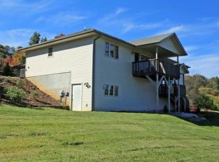 59 Grace Ridge Rd, Waynesville, NC 28786