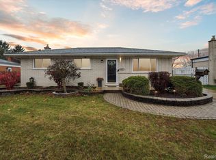 34115 Rockford Rd, Sterling Heights, MI 48312