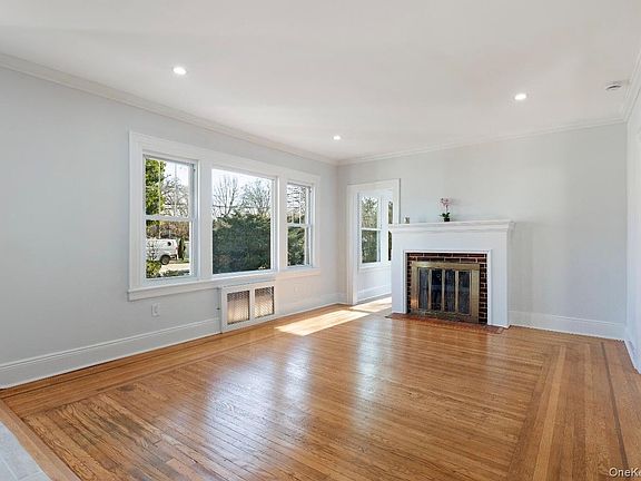 4th image of 120 Lena Avenue