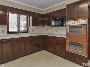 2298 Lakeview Ter, Burlington, NC 27215