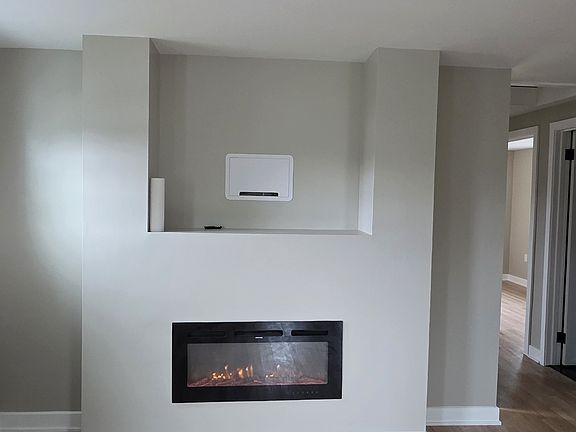 2nd image of 420 Marengo St Floor 2