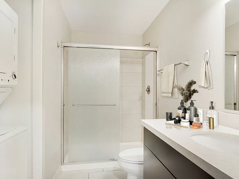Riverside Park Apartments — Photo 12
