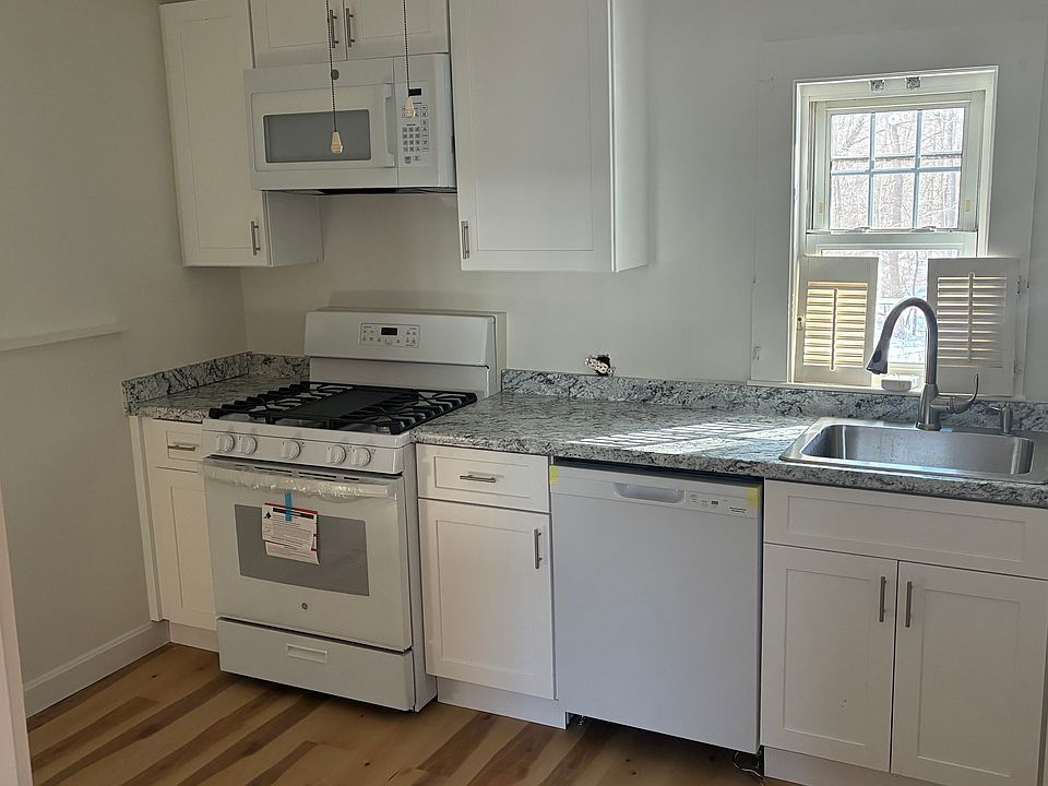 1st image of 27-29 Pleasant St #1