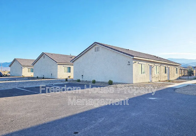 1121 Sixshooter Ave #2 — Photo 2