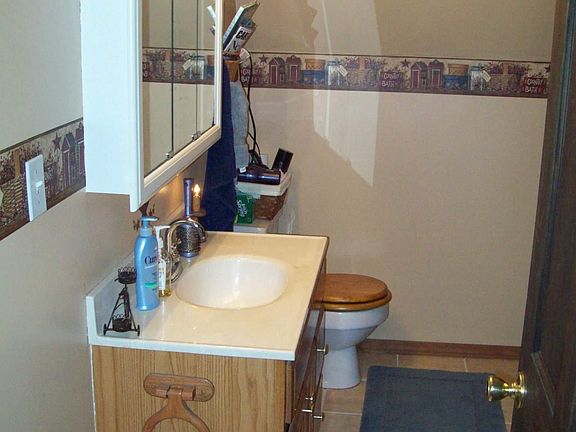 Bathroom Main Floor. 