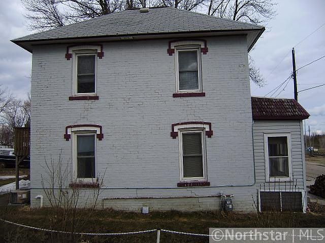 2nd image of 161 1st St
