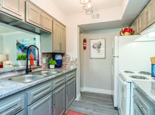 2 Goodson Dr #385, Houston, TX 77060