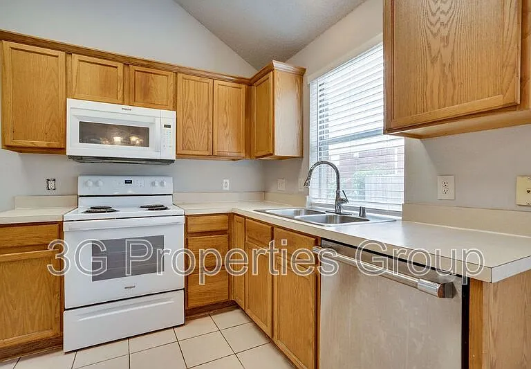 2008 Lamprey Cir — Photo 12