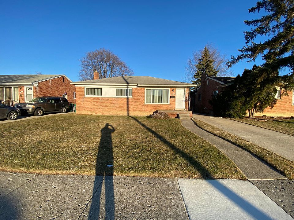 1st image of 984 Deering St