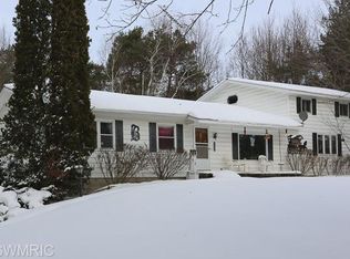 5212 Northland Dr, Morley, MI 49336