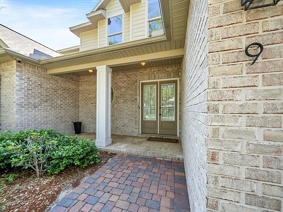 5th image of 9 Plantation Oaks Dr