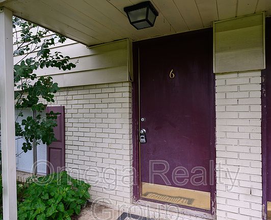 2nd image of 208 Rolling Mill St Unit 6
