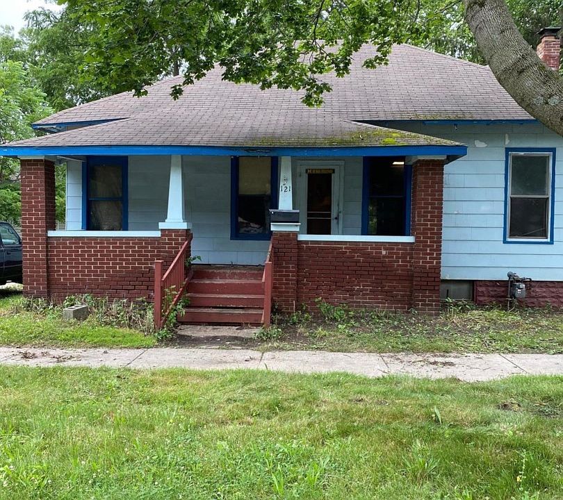 1st image of 121 Parkway St
