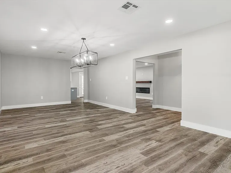 4615 Barton Ln — Photo 13