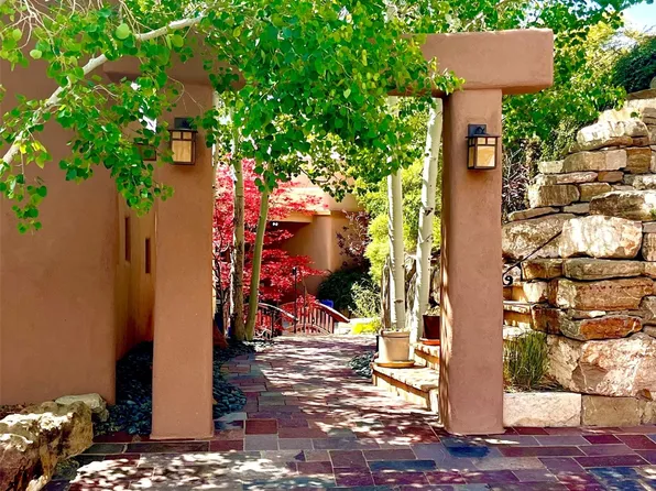 1284 Camino De Cruz Blanca, Santa Fe, NM 87505