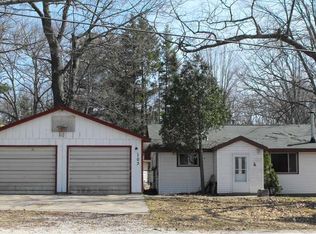 103 Timberdale Dr, Prudenville, MI 48651