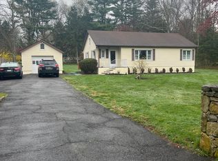 302 Daisy Ln, Carmel, NY 10512