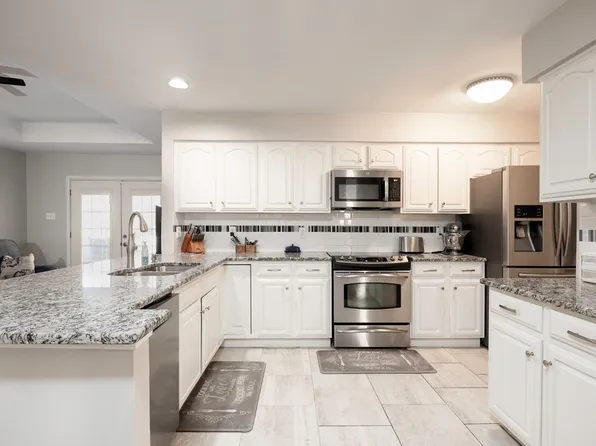2601 Rochdale St, Garland, TX 75040
