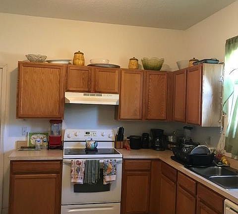 2nd image of 50 Radcliffe Dr