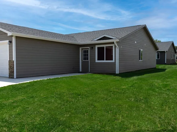 Sunrise Pointe by Kading, 1555 E Milwaukee Ave #744, Storm Lake, IA 50588