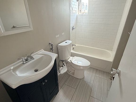 5th image of 125 Trapelo Rd APT 28