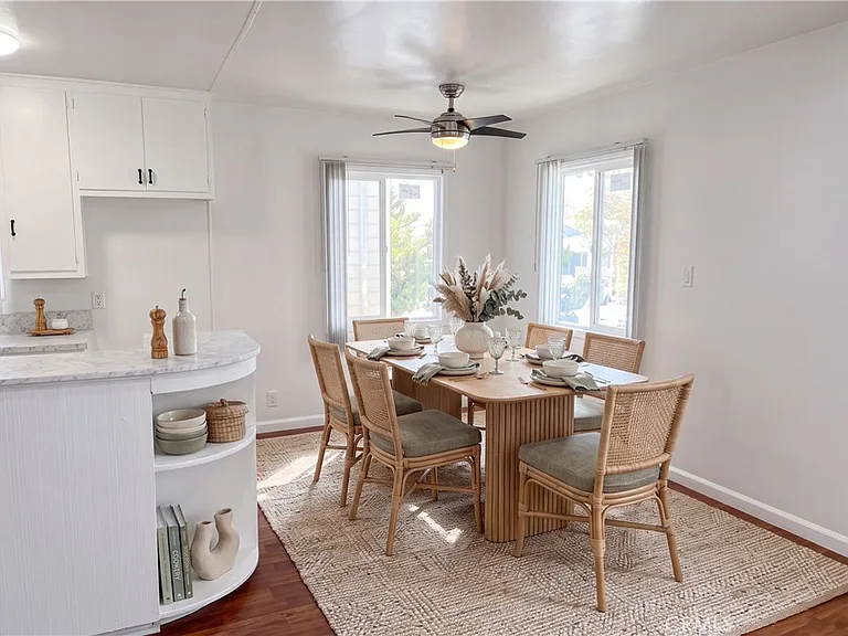420 W Alameda Ave #C — Photo 3