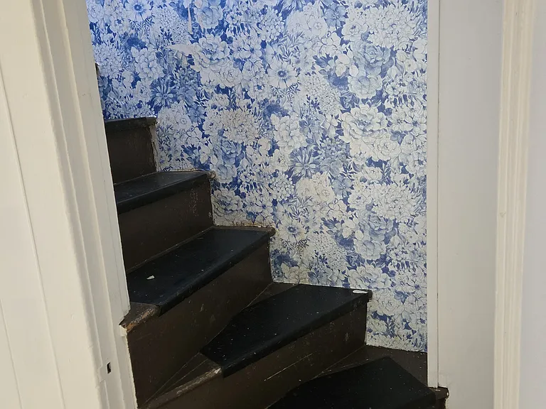 steps to 2nd floor bedroom and bathroom