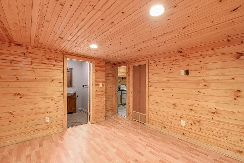 1 bed, 1.0 bath, 641 sqft, $1,000 — Photo 4