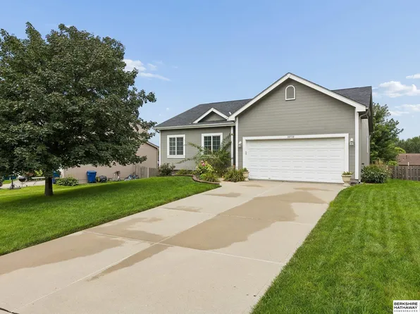 10710 S 26th St, Bellevue, NE 68123