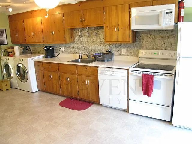 410 Main St #3 — Photo 6