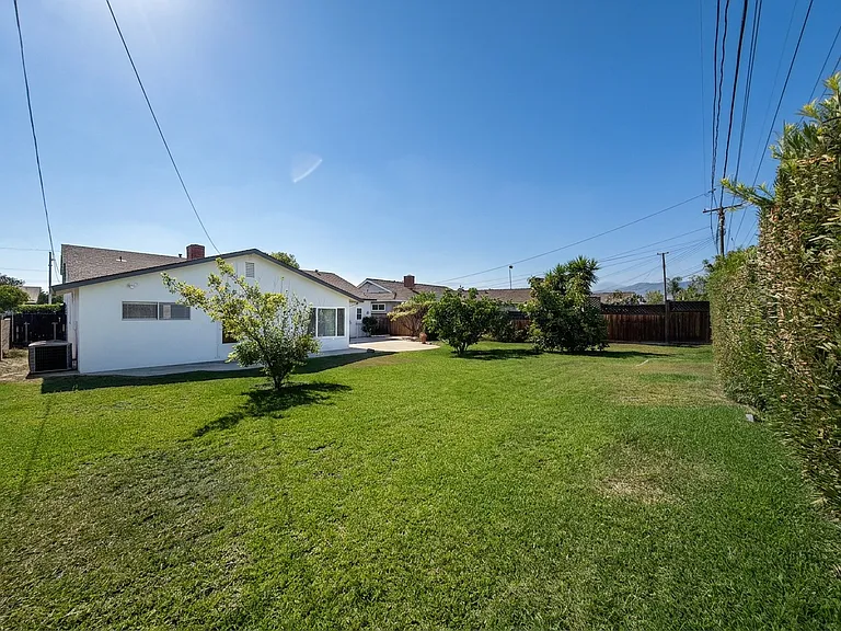 962 N Calmgrove Ave — Photo 37