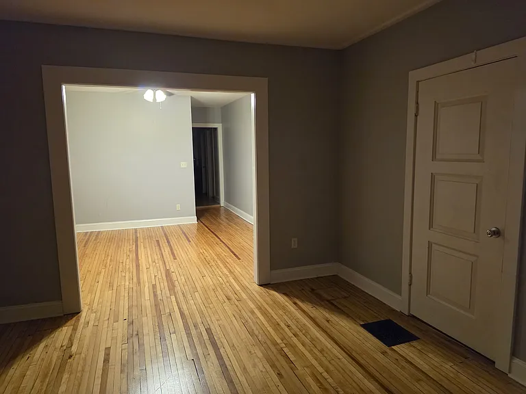 75 McLean St #1 — Photo 8