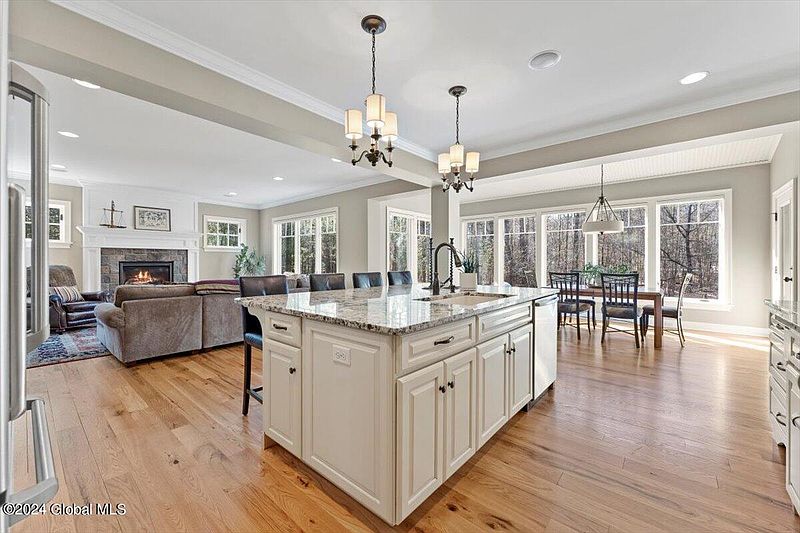 5th image of 7 Summerfield Lane