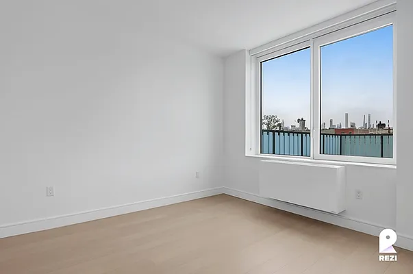 Rented by REZI | media 44